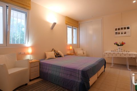 House for sale in San Jorge, Castellon, Spain 5 bedrooms, 725 sq.m. No. 154058 - photo 18