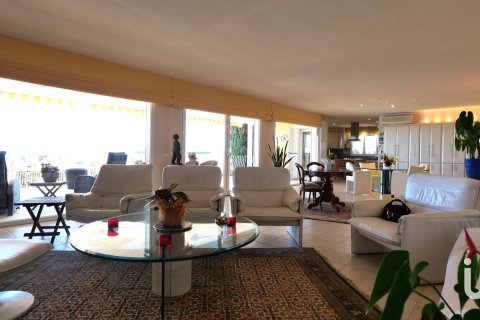 House for sale in San Jorge, Castellon, Spain 5 bedrooms, 725 sq.m. No. 154058 - photo 9