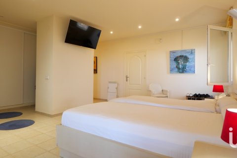 House for sale in San Jorge, Castellon, Spain 5 bedrooms, 725 sq.m. No. 154058 - photo 16