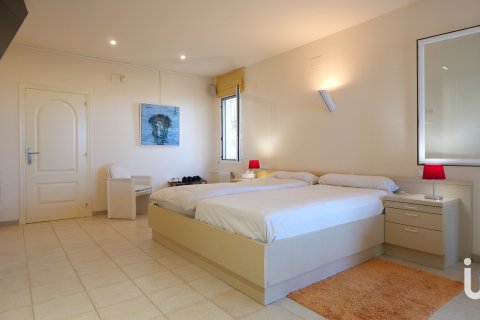 House for sale in San Jorge, Castellon, Spain 5 bedrooms, 725 sq.m. No. 154058 - photo 15