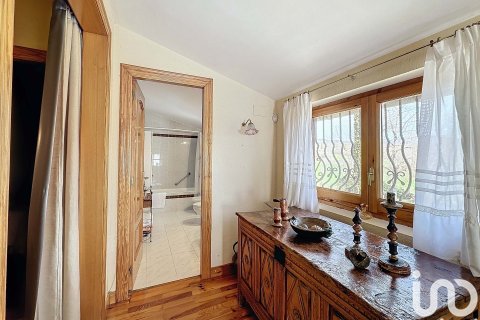 Продажа дома в Лерида, Испания 5 спален, 315м2 №154061 - фото 18