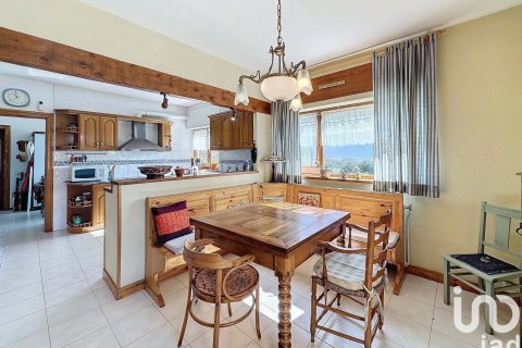 Продажа дома в Лерида, Испания 5 спален, 315м2 №154061 - фото 13