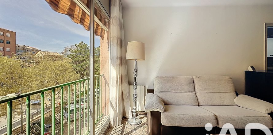 Appartamento a Terrassa, Barcelona, Spagna 4 camere da letto, 84 mq. N° 188423
