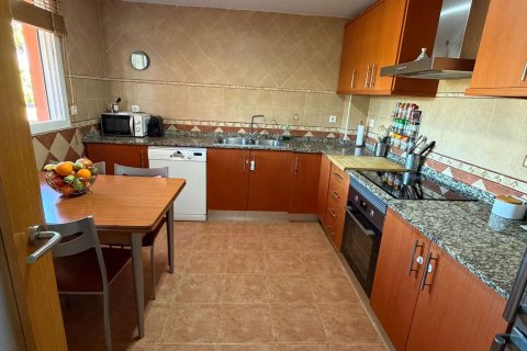 Villa till salu i Calpe, Alicante, Spanien 4 sovrum, 287 kvm. Nr. 163126 - foto 7