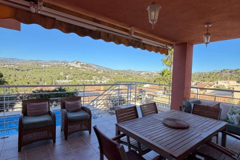 Villa till salu i Calpe, Alicante, Spanien 4 sovrum, 287 kvm. Nr. 163126 - foto 13