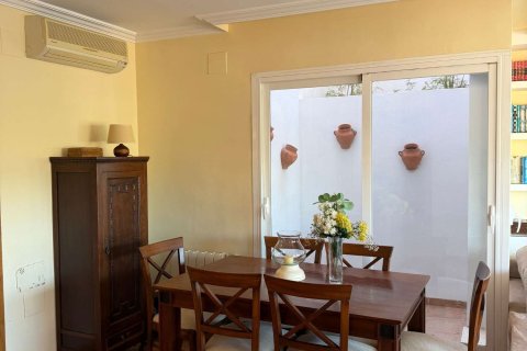 Villa till salu i Calpe, Alicante, Spanien 4 sovrum, 287 kvm. Nr. 163126 - foto 8