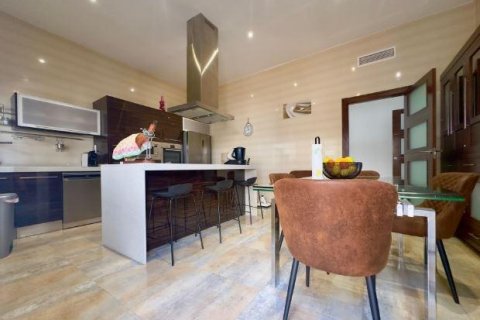 Huvila myytävänä Torre de la Horadada, Alicante, Espanja, 4 makuuhuonetta, 144 m2 No. 163129 - kuva 17