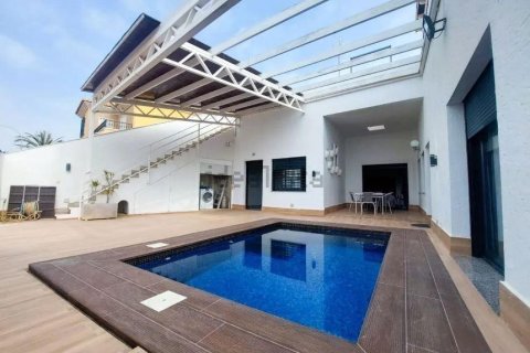 Huvila myytävänä Torre de la Horadada, Alicante, Espanja, 4 makuuhuonetta, 144 m2 No. 163129 - kuva 2