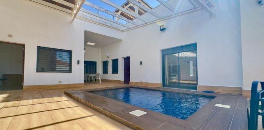 Huvila Torre de la Horadada, Alicante, Espanja 4 makuuhuonetta, 144 m2 No. 163129