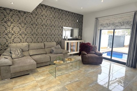 Huvila myytävänä Torre de la Horadada, Alicante, Espanja, 4 makuuhuonetta, 144 m2 No. 163129 - kuva 11