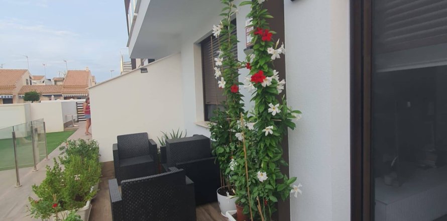 Villa a San Pedro del Pinatar, Murcia, Spagna 2 camere da letto, 92 mq. N° 163128