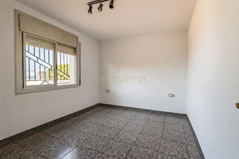 Talo myytävänä Sant Iscle de Vallalta, Barcelona, Espanja, 5 makuuhuonetta, 192 m2 No. 192366 - kuva 13