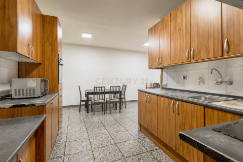 Talo myytävänä Sant Iscle de Vallalta, Barcelona, Espanja, 5 makuuhuonetta, 192 m2 No. 192366 - kuva 29