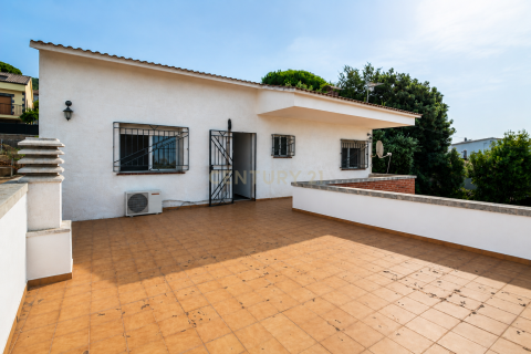 Talo myytävänä Sant Iscle de Vallalta, Barcelona, Espanja, 5 makuuhuonetta, 192 m2 No. 192366 - kuva 20