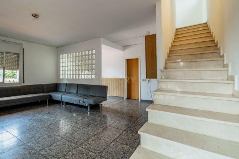 Talo myytävänä Sant Iscle de Vallalta, Barcelona, Espanja, 5 makuuhuonetta, 192 m2 No. 192366 - kuva 10
