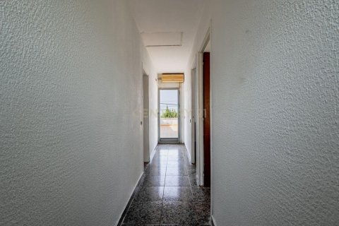 Talo myytävänä Sant Iscle de Vallalta, Barcelona, Espanja, 5 makuuhuonetta, 192 m2 No. 192366 - kuva 12