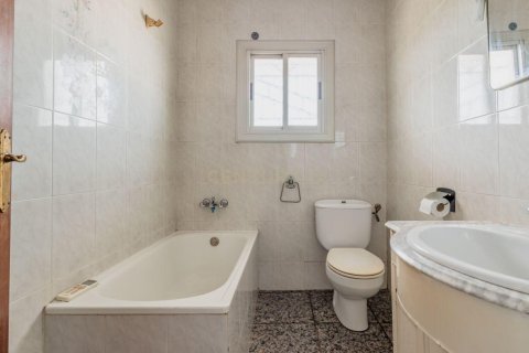 Talo myytävänä Sant Iscle de Vallalta, Barcelona, Espanja, 5 makuuhuonetta, 192 m2 No. 192366 - kuva 25