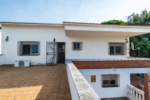 Talo myytävänä Sant Iscle de Vallalta, Barcelona, Espanja, 5 makuuhuonetta, 192 m2 No. 192366 - kuva 11