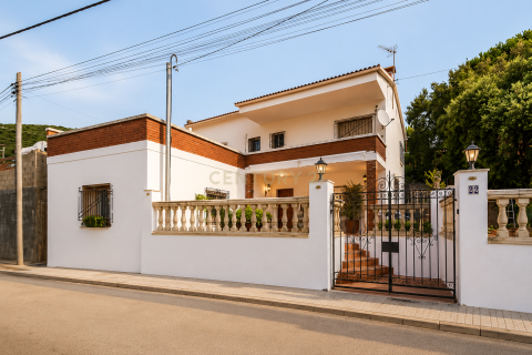 House in Sant Iscle de Vallalta, Barcelona, Spanien 5 Schlafzimmer, 192 m2 Nr. 192366