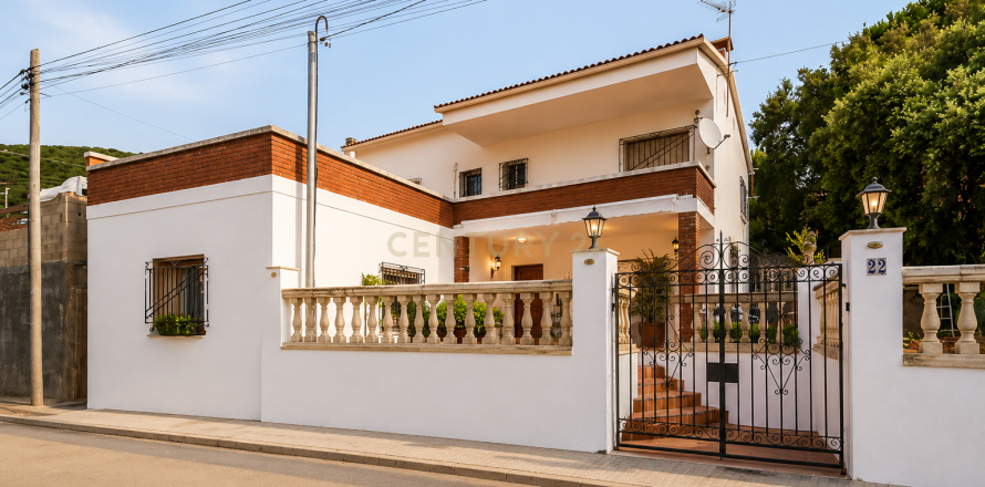 Talo Sant Iscle de Vallalta, Barcelona, Espanja 5 makuuhuonetta, 192 m2 No. 192366