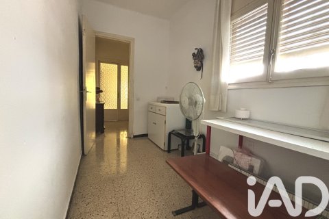 Apartment for sale in Sabadell, Barcelona, Spain 5 bedrooms,  No. 188295 - photo 22