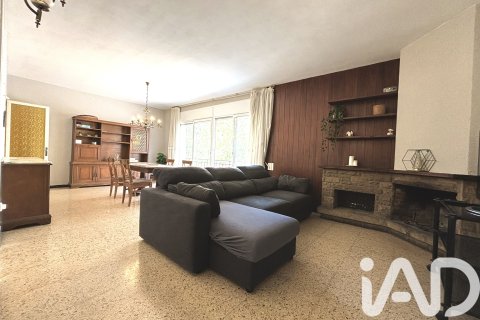 Apartment for sale in Sabadell, Barcelona, Spain 5 bedrooms,  No. 188295 - photo 5