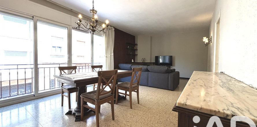 Apartment in Sabadell, Barcelona, Spain 5 bedrooms,  No. 188295