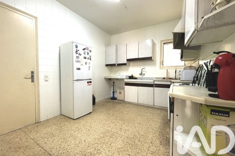 Apartment for sale in Sabadell, Barcelona, Spain 5 bedrooms,  No. 188295 - photo 25