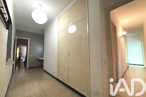 Apartment for sale in Sabadell, Barcelona, Spain 5 bedrooms,  No. 188295 - photo 21
