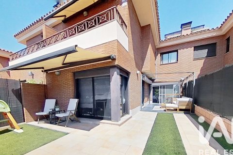 Townhouse for sale in Cambrils, Tarragona, Spain 4 bedrooms, 143 sq.m. No. 188294 - photo 5