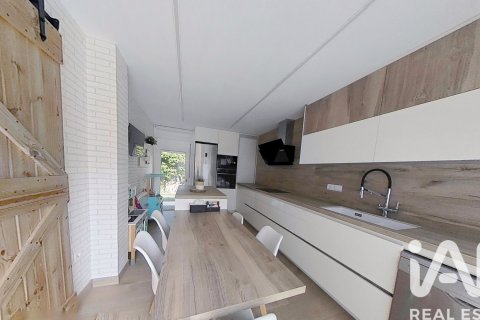 Townhouse for sale in Cambrils, Tarragona, Spain 4 bedrooms, 143 sq.m. No. 188294 - photo 15