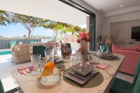 Villa till salu i Los Alcazares, Murcia, Spanien 170 kvm. Nr. 196661 - foto 10