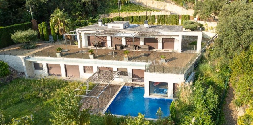 Dom w Santa Cristina d'Aro, Girona, Hiszpania 5 sypialni, 575 mkw. nr 176786