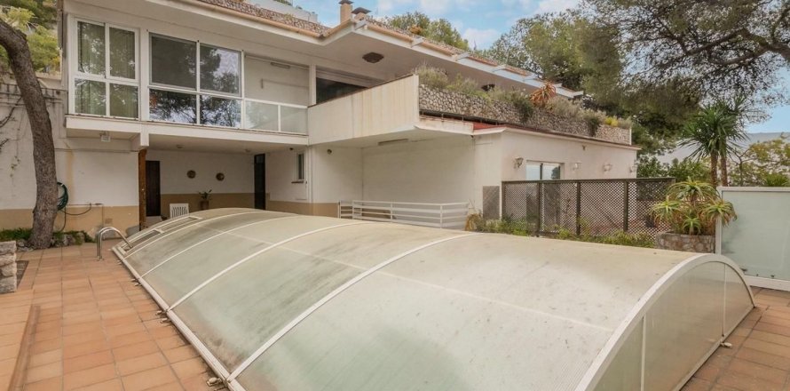 Māja Castelldefels, Barcelona, Spānijā 12 istabas, 653 m2 Nr. 160749