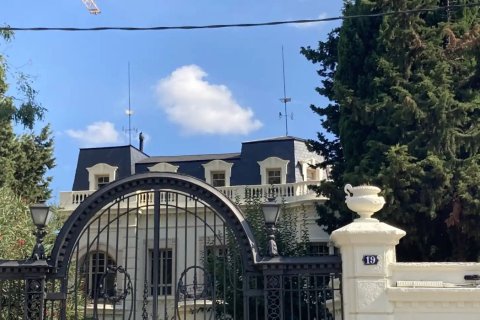 Apartment for sale in Barcelona, Spain 5 bedrooms, 300 sq.m. No. 160751 - photo 1