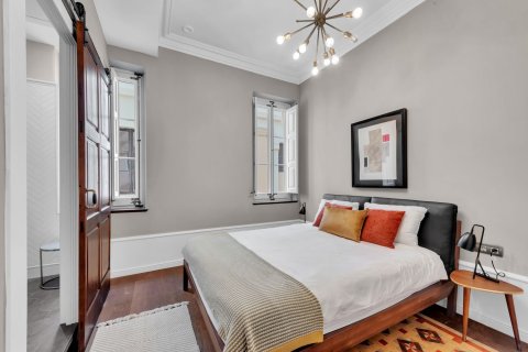 Apartment for sale in Barcelona, Spain 3 bedrooms, 209 sq.m. No. 160747 - photo 11