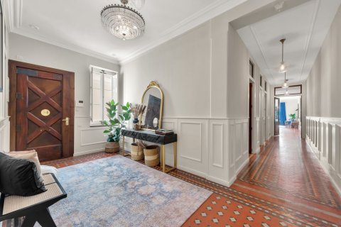 Apartment for sale in Barcelona, Spain 3 bedrooms, 209 sq.m. No. 160747 - photo 12