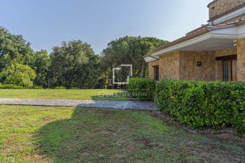 Villa for sale in Montseny, Barcelona, Spain 5 bedrooms, 475 sq.m. No. 150693 - photo 12