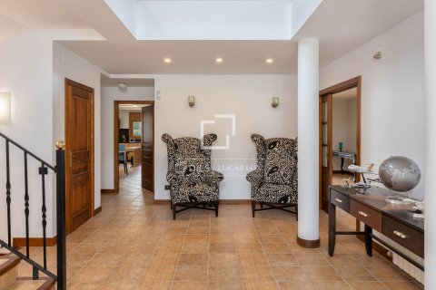 Villa for sale in Montseny, Barcelona, Spain 5 bedrooms, 475 sq.m. No. 150693 - photo 13