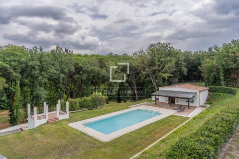 Villa for sale in Montseny, Barcelona, Spain 5 bedrooms, 475 sq.m. No. 150693 - photo 8