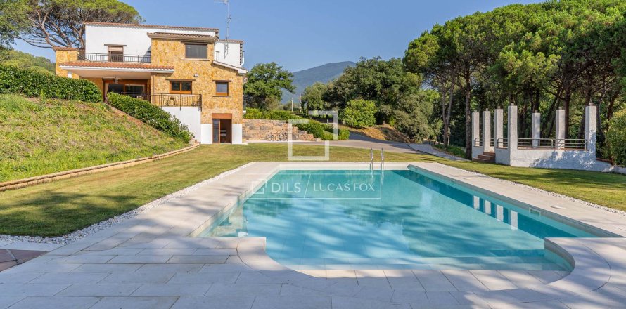 Финка в Монсень, Барселона, Испания 5 спален, 475м2 №150693