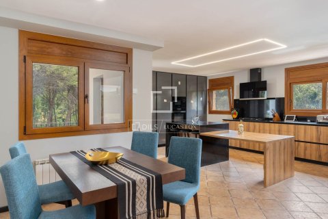 Villa for sale in Montseny, Barcelona, Spain 5 bedrooms, 475 sq.m. No. 150693 - photo 20