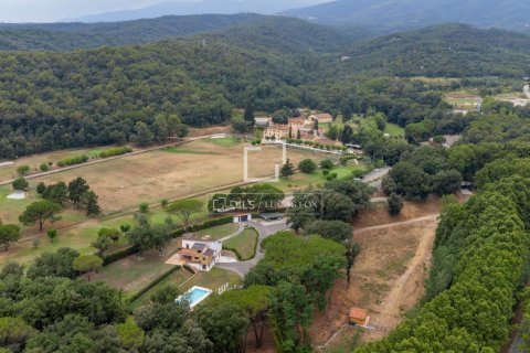 Villa for sale in Montseny, Barcelona, Spain 5 bedrooms, 475 sq.m. No. 150693 - photo 9