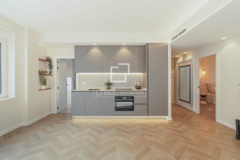 Apartamento en venta en Barcelona, España 3 dormitorios, 97 m2 No. 150695 - foto 6