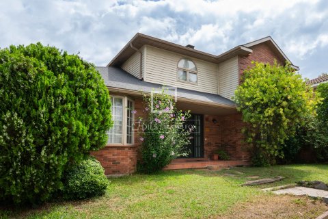 Villa for sale in Sant Cugat Del Valles, Barcelona, Spain 5 bedrooms, 327 sq.m. No. 150694 - photo 2