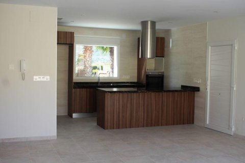 Villa till salu i La Romana, Alicante, Spanien 3 sovrum, 135 kvm. Nr. 170553 - foto 4