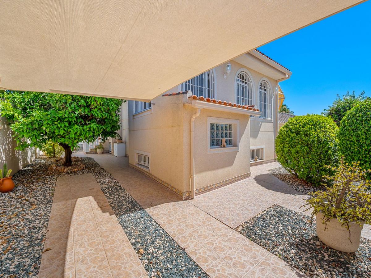 Villa en Benijófar, Alicante, España 5 dormitorios, 176 m2 No. 148891