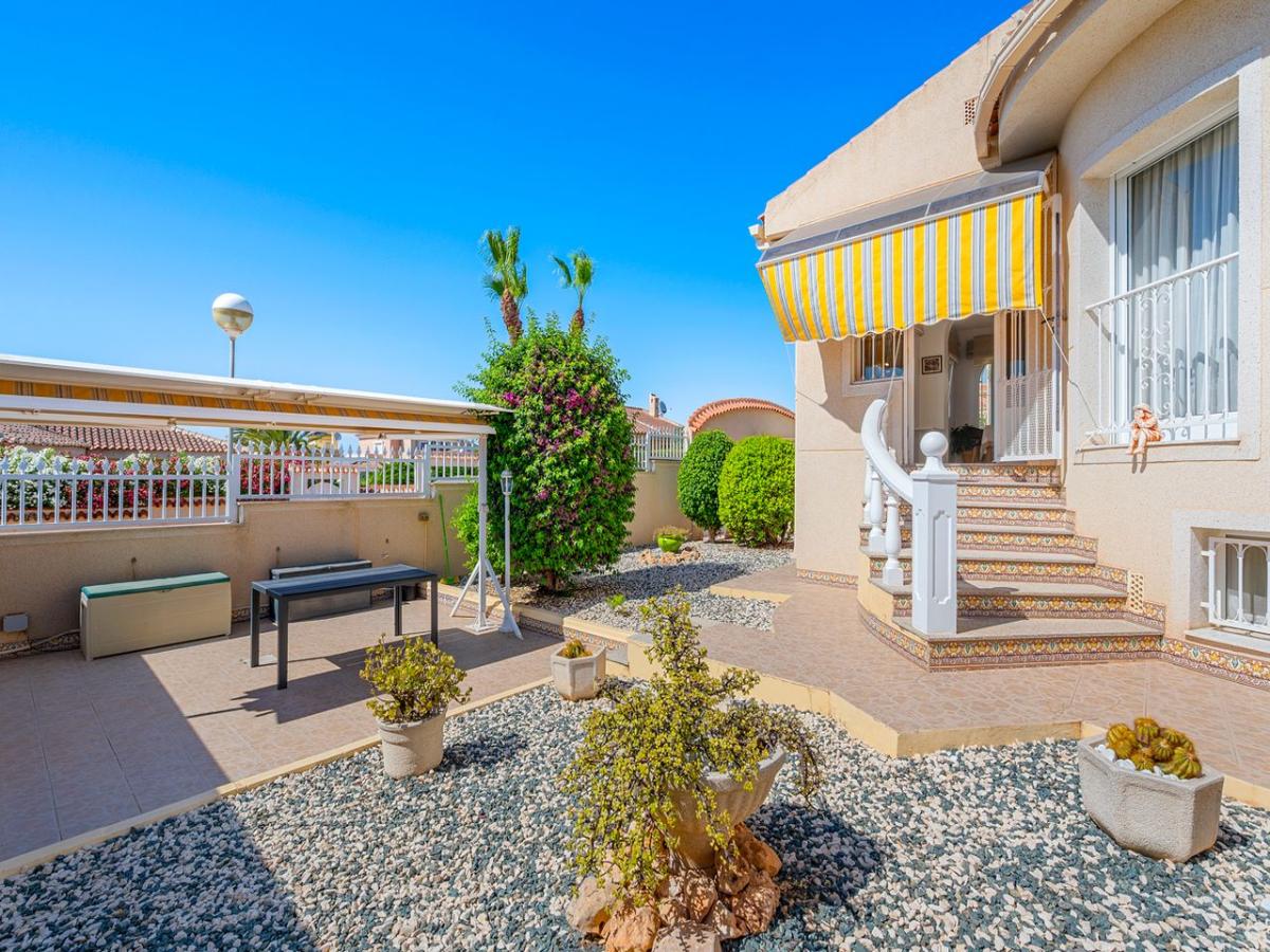 Villa en Benijófar, Alicante, España 5 dormitorios, 176 m2 No. 148891