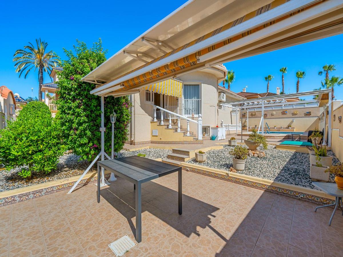 Villa en Benijófar, Alicante, España 5 dormitorios, 176 m2 No. 148891