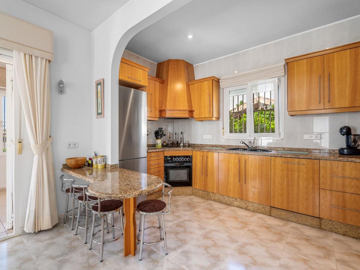 Villa en Benijófar, Alicante, España 5 dormitorios, 176 m2 No. 148891